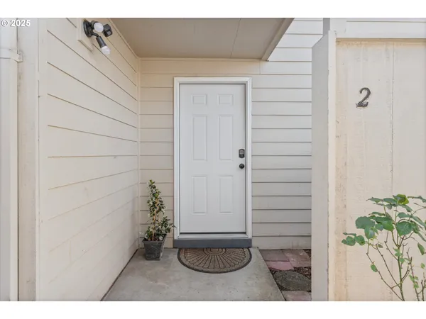 $277,400 | 251 Northeast Village Squire Avenue, Unit 2, Gresham, OR 97030