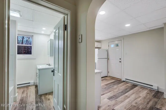 $1,200 | 142-144 Market Street, Moscow, PA 18444