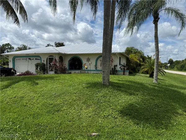 $325,000 | 2260 Thompson Road, Alva, FL 33920
