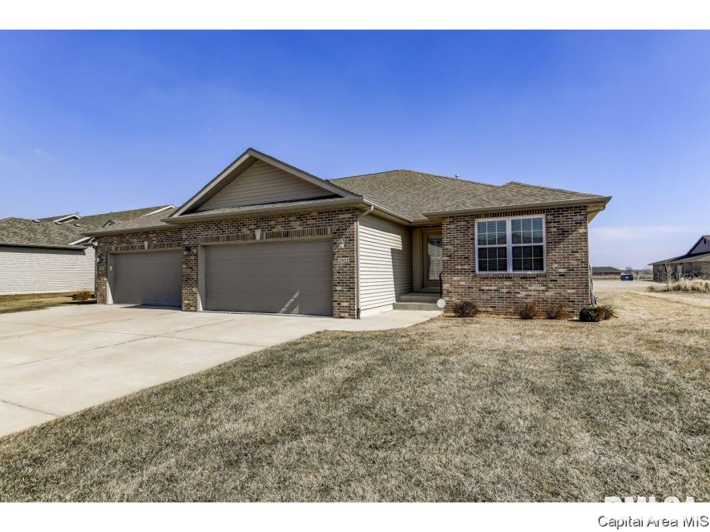 2922 Cronin Drive Springfield, IL 62711 - Photo 3 of 20