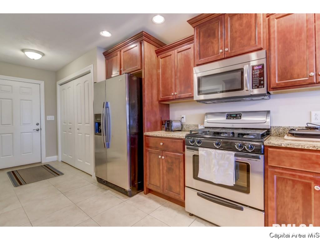 2922 Cronin Drive Springfield, IL 62711 - Photo 9 of 20