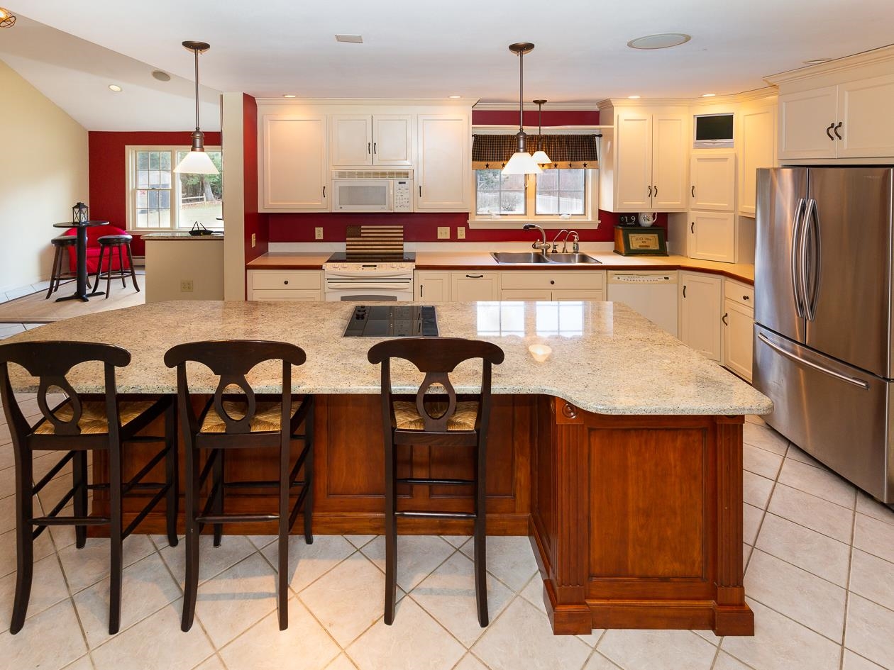 32 Prescott Road Brentwood, NH 03833 - Photo 2 of 40