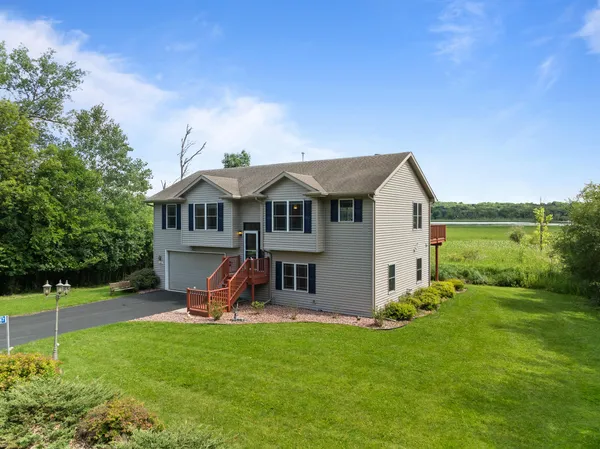 $525,000 | W3647 Lakeview Drive, Geneva, WI 53147