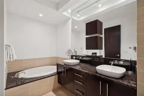 $1,099,000 | 2600 West 7th Street, Unit 2812, Fort Worth, TX 76107