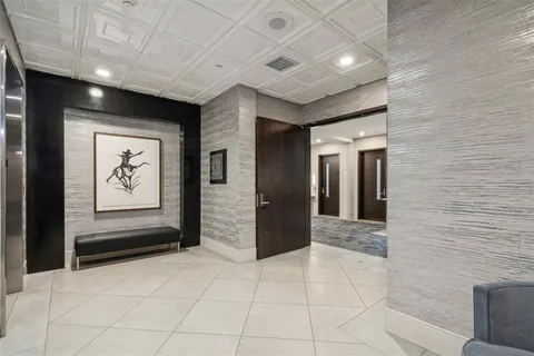 $1,099,000 | 2600 West 7th Street, Unit 2812, Fort Worth, TX 76107