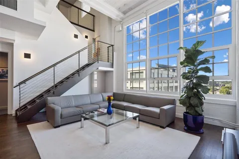 $1,099,000 | 2600 West 7th Street, Unit 2812, Fort Worth, TX 76107