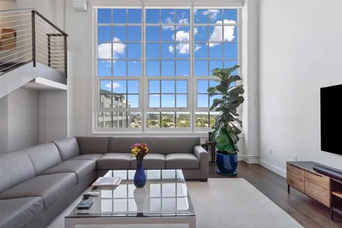 $1,099,000 | 2600 West 7th Street, Unit 2812, Fort Worth, TX 76107