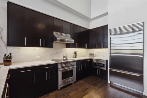 $1,099,000 | 2600 West 7th Street, Unit 2812, Fort Worth, TX 76107