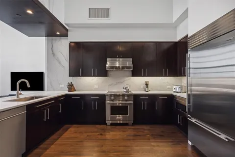 $1,099,000 | 2600 West 7th Street, Unit 2812, Fort Worth, TX 76107