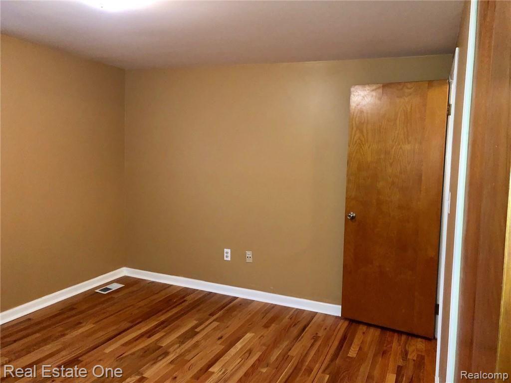 35687 Johnstown Road Farmington Hills, MI 48335 - Photo 16 of 22