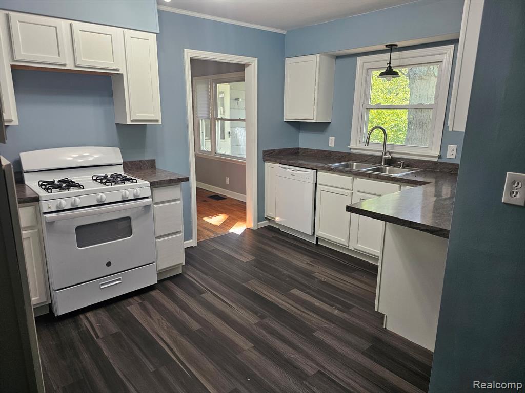 1260 Gilbert Street Flint, MI 48532 - Photo 8 of 32 Gallery Image 8