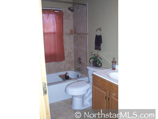 1245 Parallel Street Chaska, MN 55318 - Photo 5 of 9 Gallery Image 5