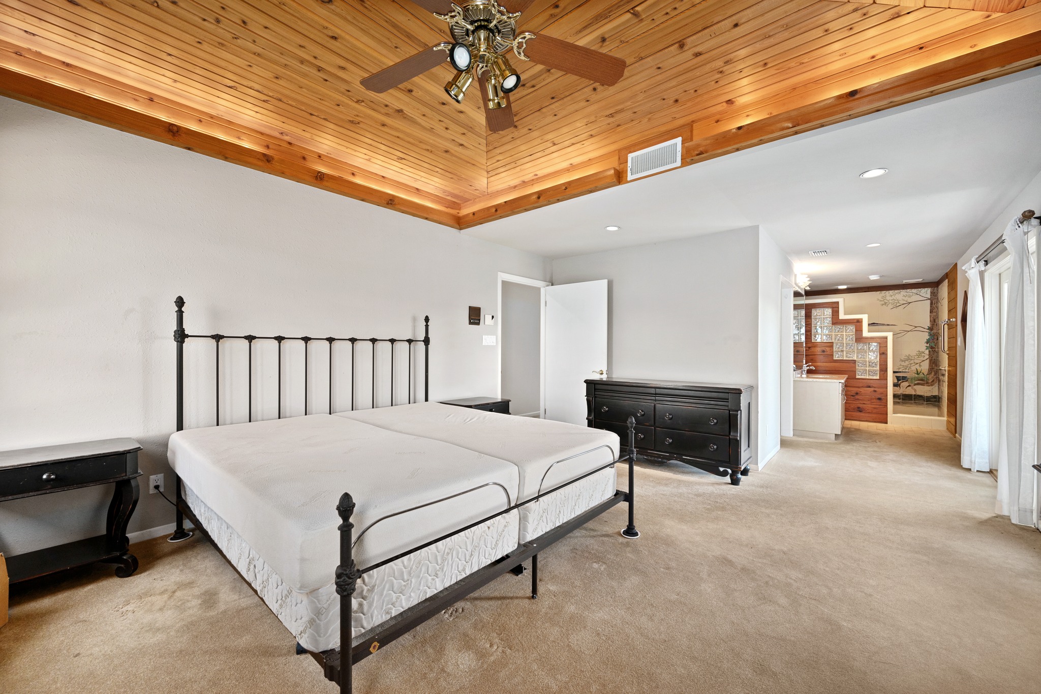 9106 Yucca Mountain Road Austin, TX 78759 - Photo 15 of 40