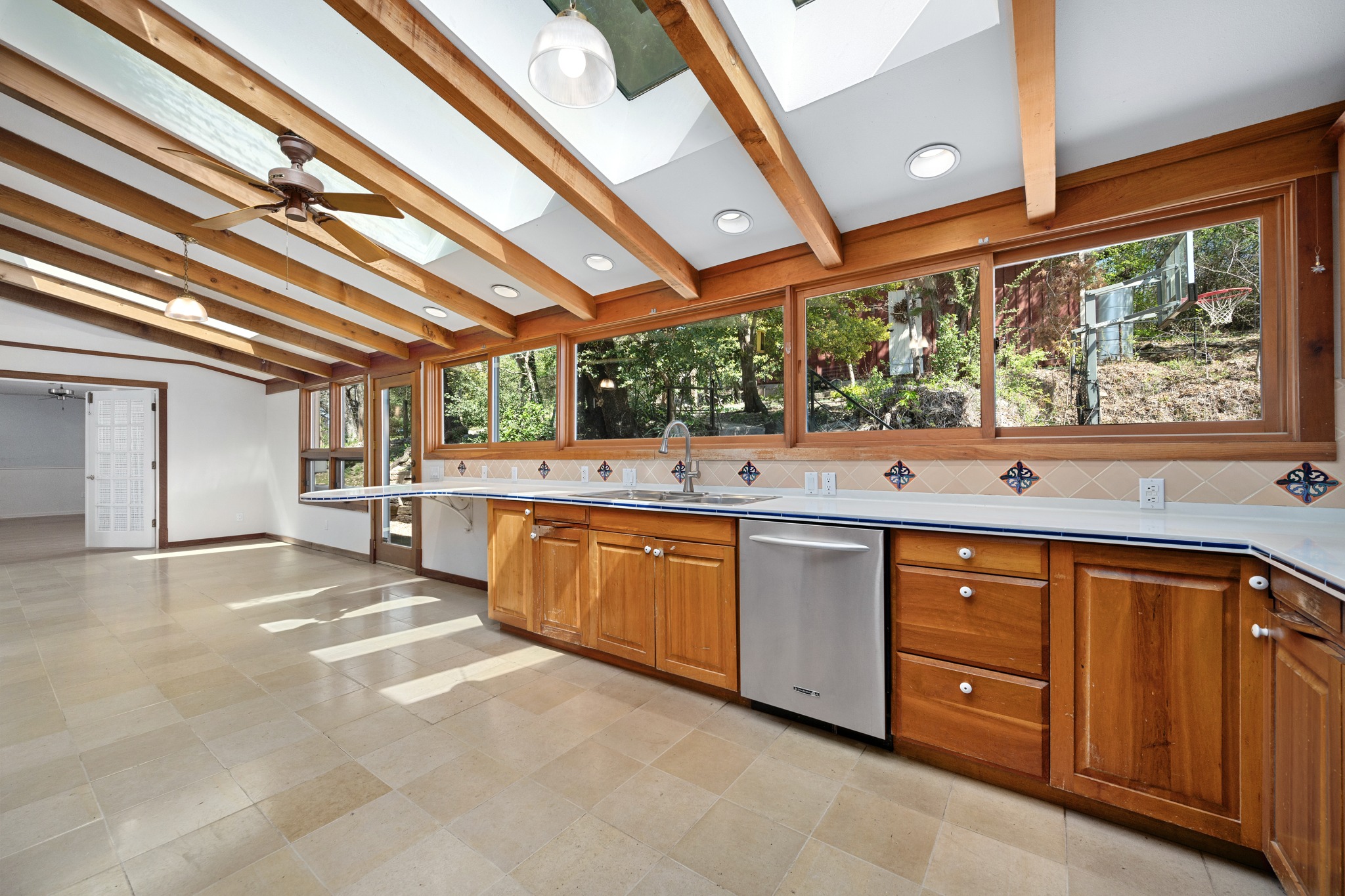 9106 Yucca Mountain Road Austin, TX 78759 - Photo 8 of 40