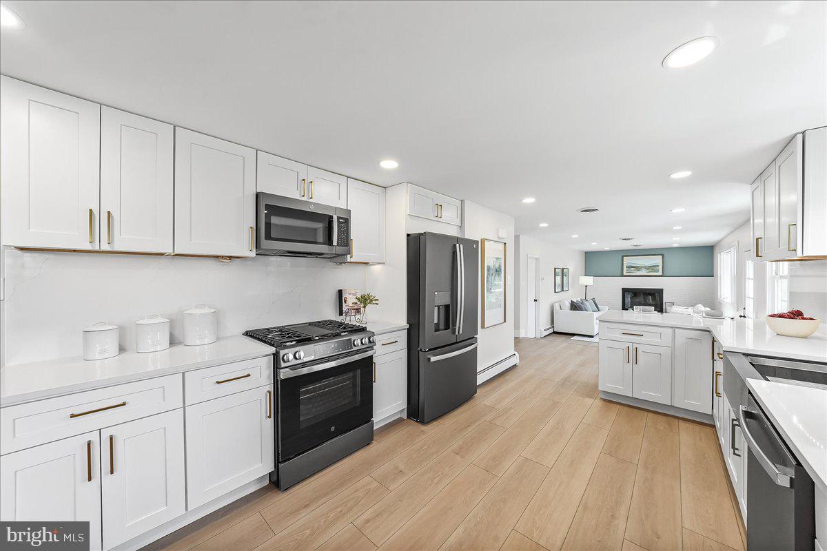 205 Garnet Lane Wallingford, PA 19086 - Photo 11 of 37 Kitchen