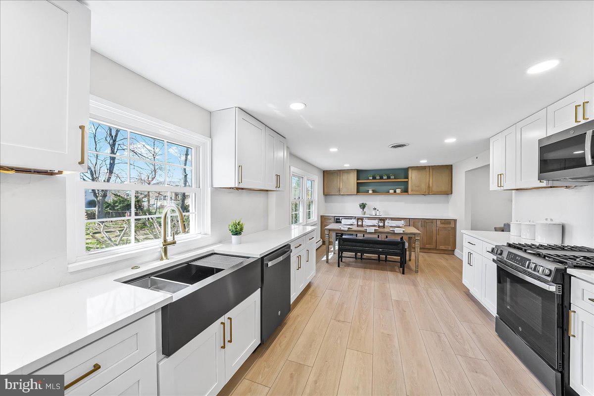 205 Garnet Lane Wallingford, PA 19086 - Photo 12 of 37 Kitchen