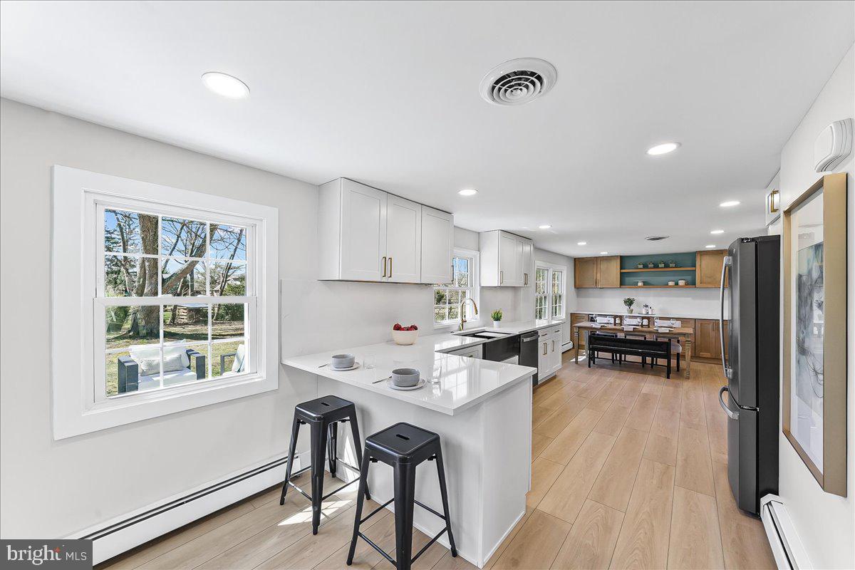 205 Garnet Lane Wallingford, PA 19086 - Photo 13 of 37 Breakfast Bar