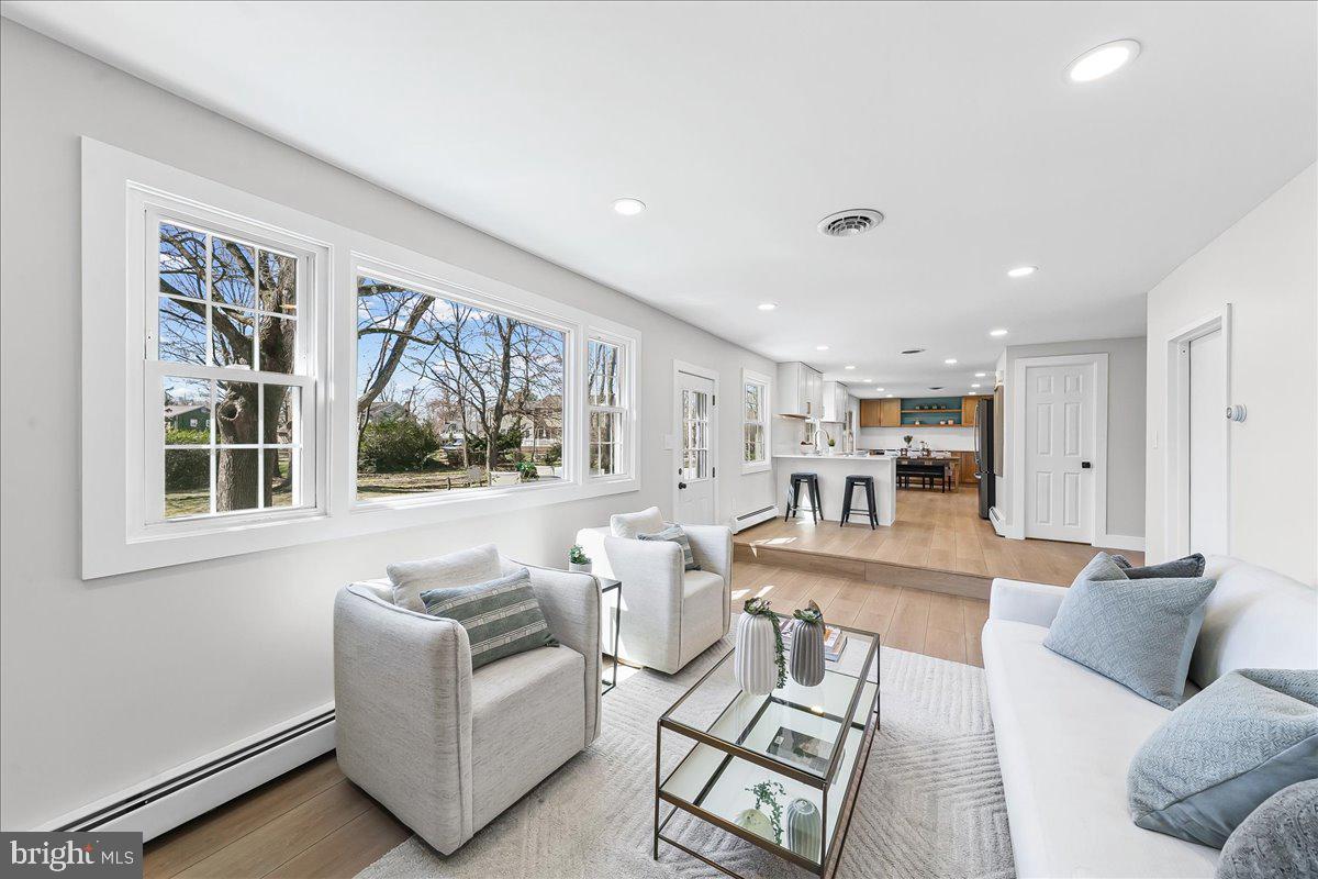 205 Garnet Lane Wallingford, PA 19086 - Photo 17 of 37 Family Room