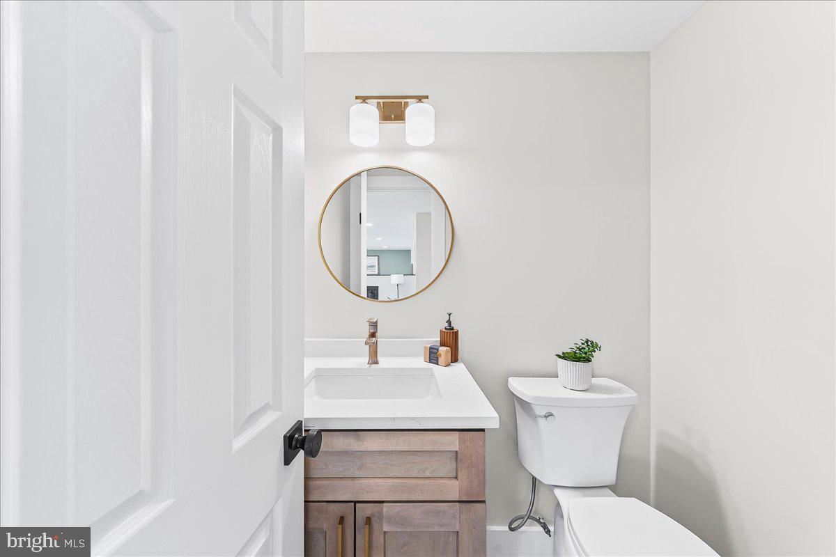 205 Garnet Lane Wallingford, PA 19086 - Photo 18 of 37 Powder Room