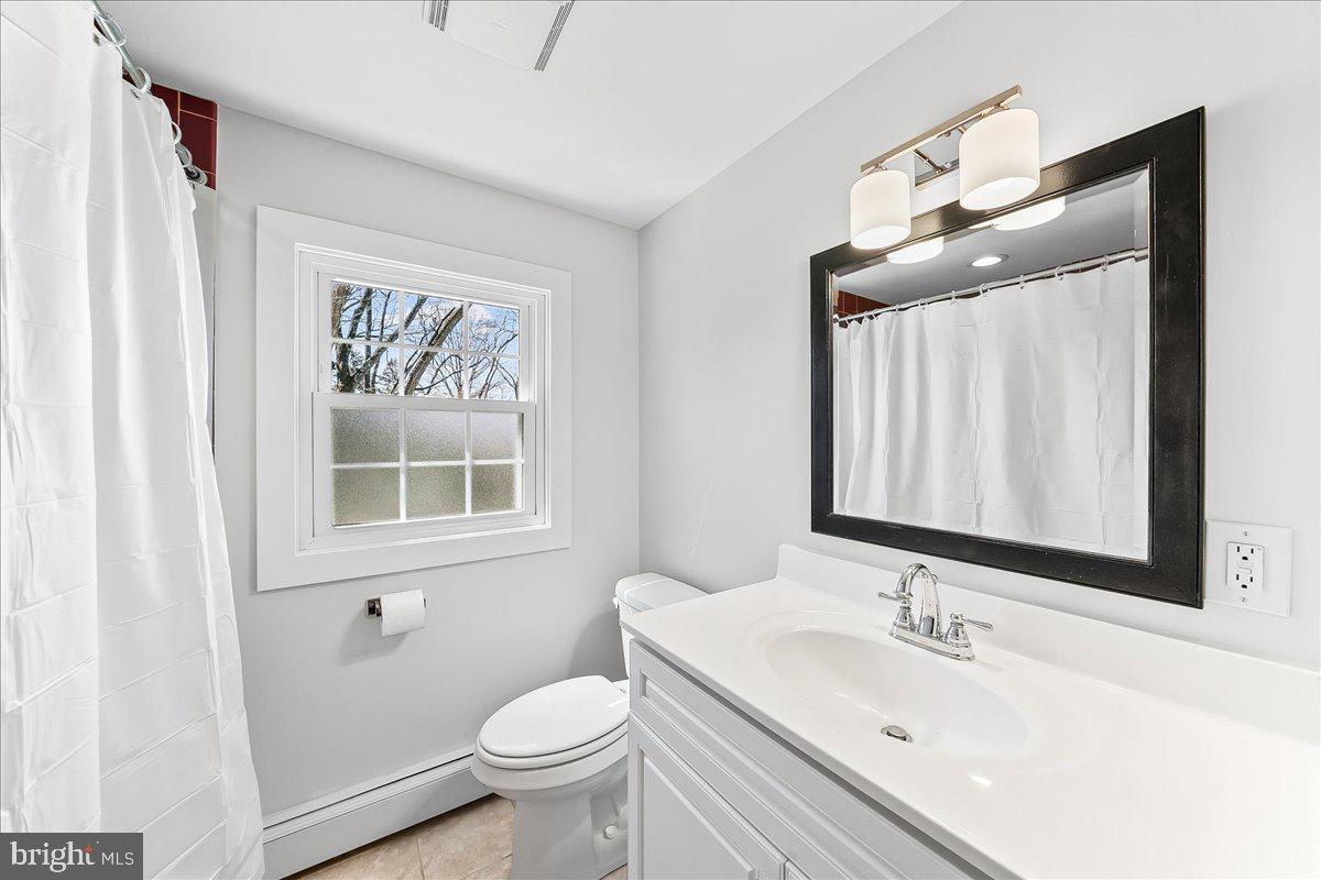 205 Garnet Lane Wallingford, PA 19086 - Photo 23 of 37 Hall Bath