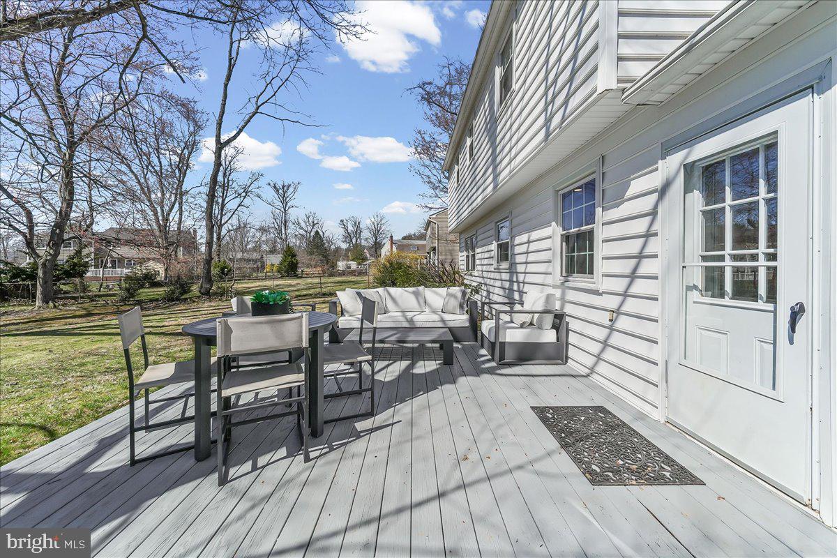 205 Garnet Lane Wallingford, PA 19086 - Photo 34 of 37 Deck