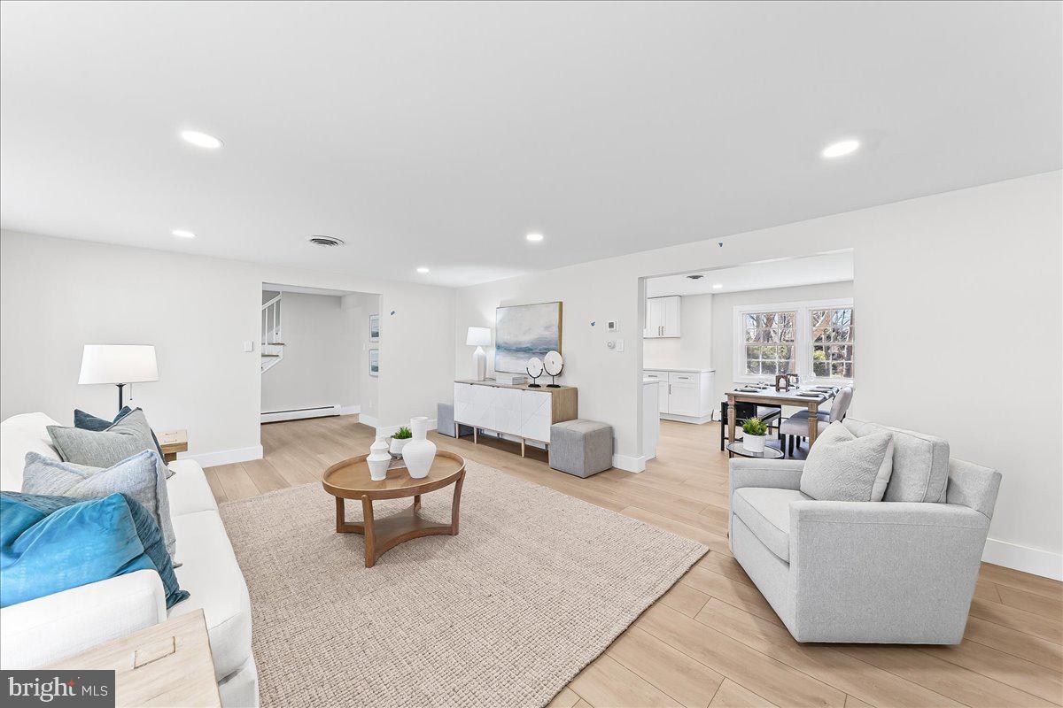 205 Garnet Lane Wallingford, PA 19086 - Photo 7 of 37 Living Room