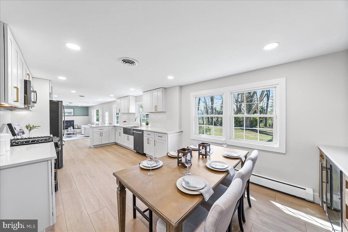 205 Garnet Lane Wallingford, PA 19086 - Photo 9 of 37 Dining Area