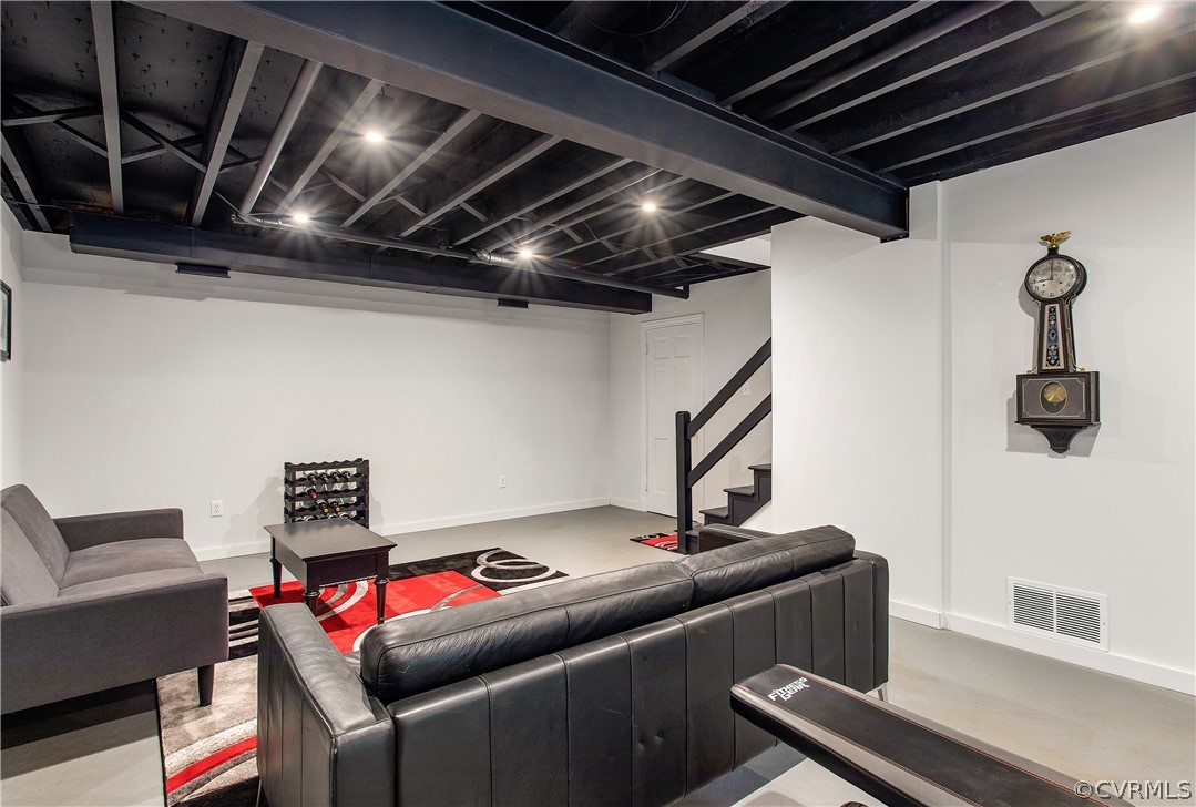 14140 Netherfield Drive Midlothian, VA 23113 - Photo 39 of 48 a room with furniture