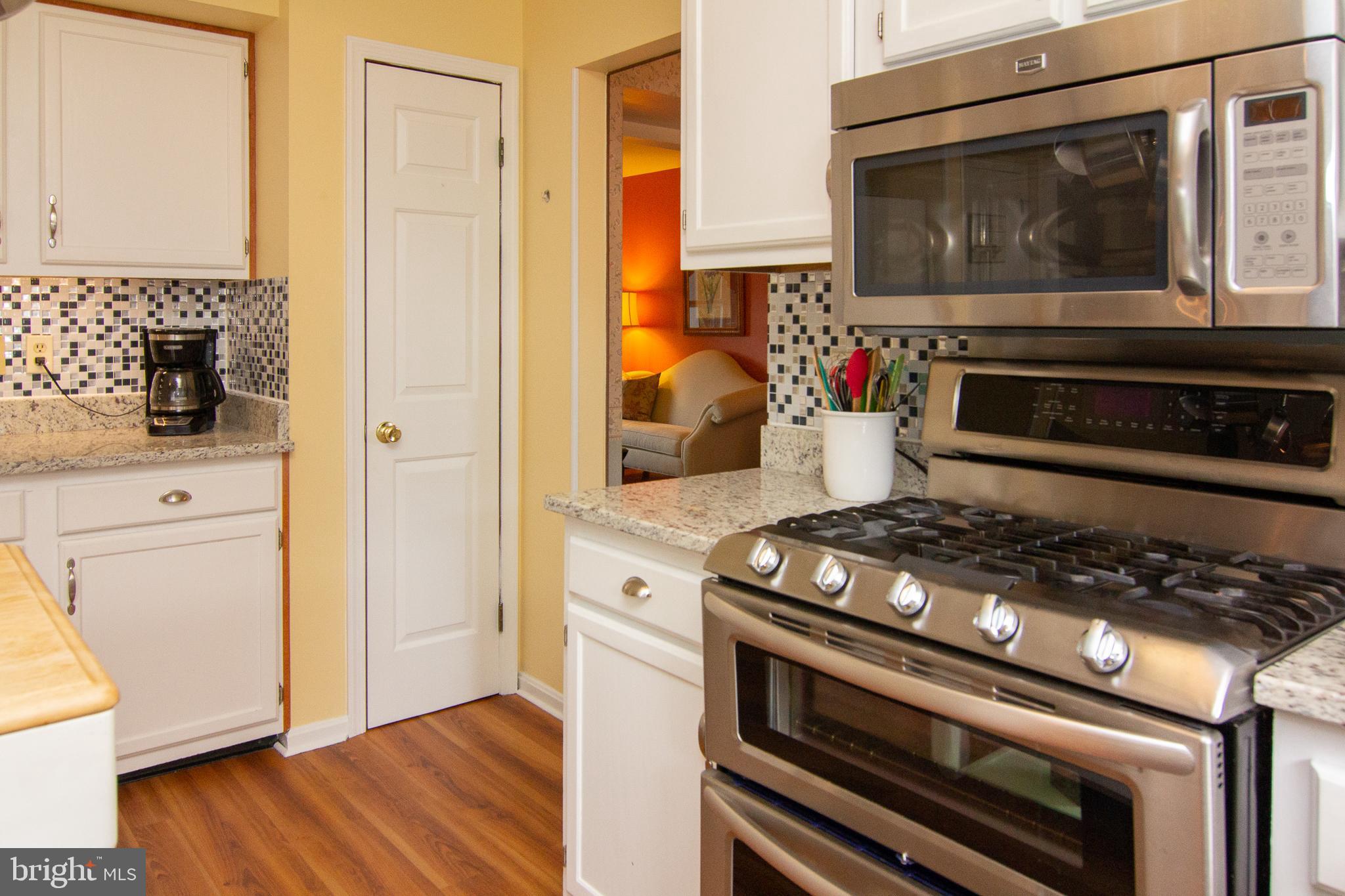 4208 Arthur Shipley Road Westminster, MD 21157 - Photo 11 of 35 Stainless double-oven (gas) & microwave
