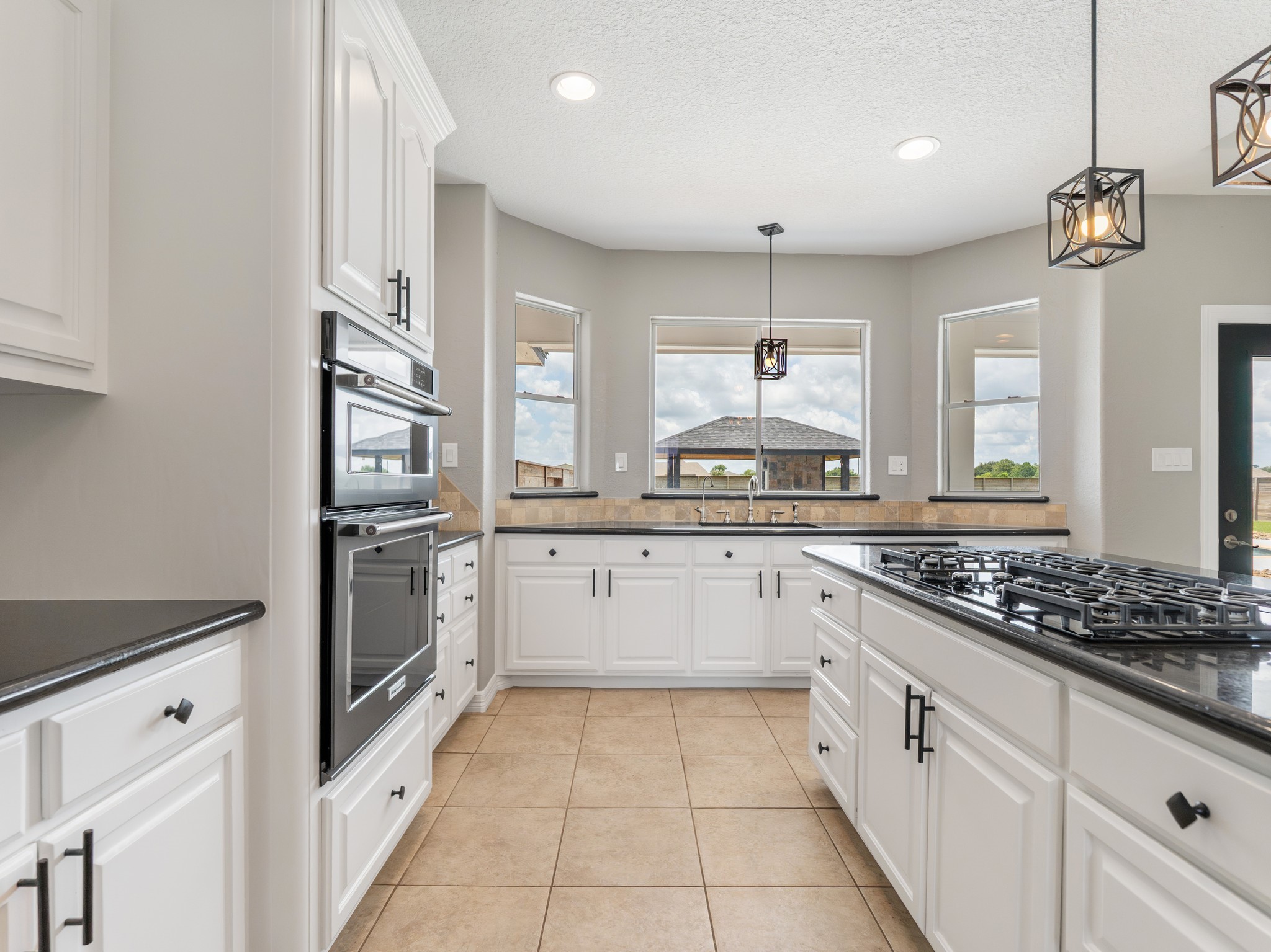 863 Bunkhouse Trail Angleton, TX 77515 - Photo 18 of 42 Oven and range are newer than the house, updated in recent years
