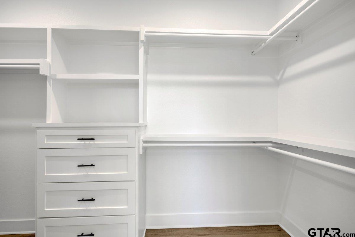 15531 Sugar Rdg Lane Flint, TX 75762 - Photo 27 of 45 a view of an empty walk in closet