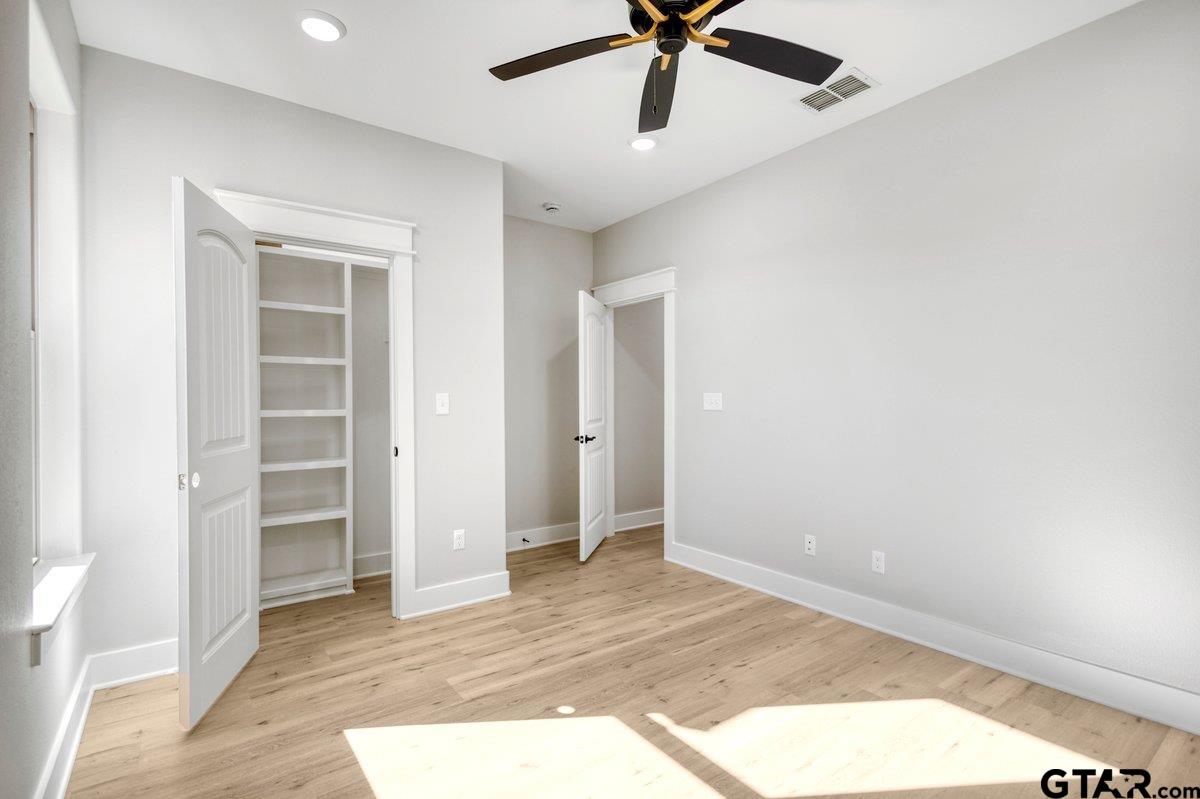 15531 Sugar Rdg Lane Flint, TX 75762 - Photo 38 of 45 a view of a livingroom with a ceiling fan
