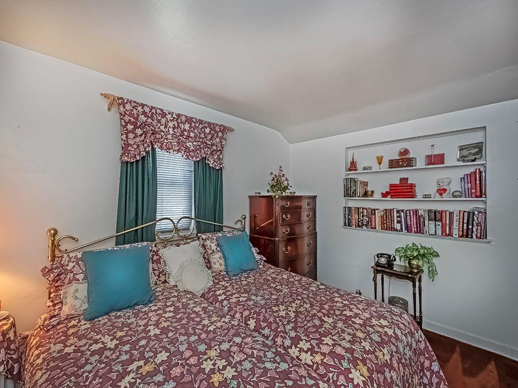 823 Rolling Rock Road Pittsburgh, PA 15234 - Photo 20 of 26 Gallery Image 20