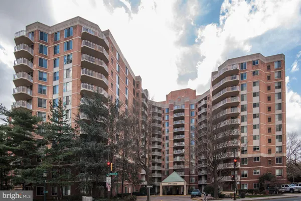 $1,975 | 7500 Woodmont Avenue, Unit S1203, Bethesda, MD 20814
