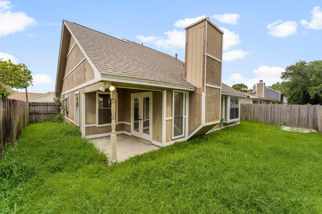 $299,000 | 206 Woodland Park Circle, Mary Esther, FL 32569