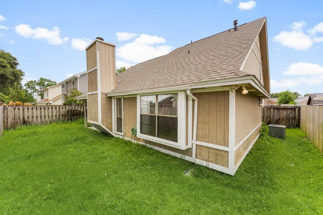 $299,000 | 206 Woodland Park Circle, Mary Esther, FL 32569