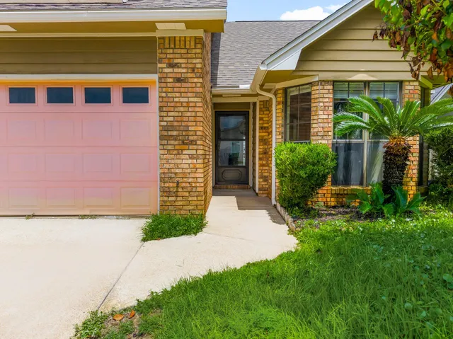 $299,000 | 206 Woodland Park Circle, Mary Esther, FL 32569