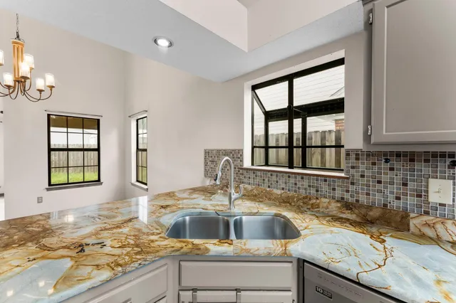 $299,000 | 206 Woodland Park Circle, Mary Esther, FL 32569