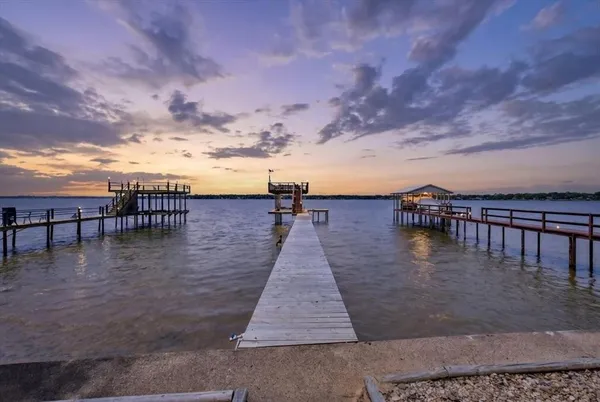 $549,900 | 10118 Lakeview Drive, Payne Springs, TX 75156