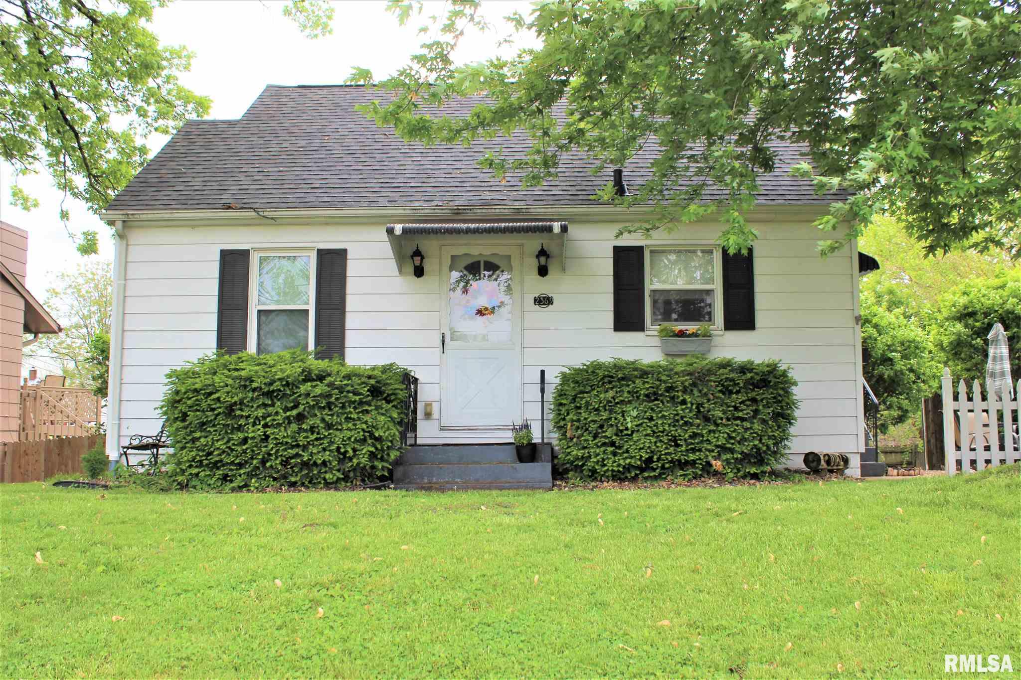 2369 34th Street Moline, IL 61265 - Photo 1 of 18 Gallery Image 1