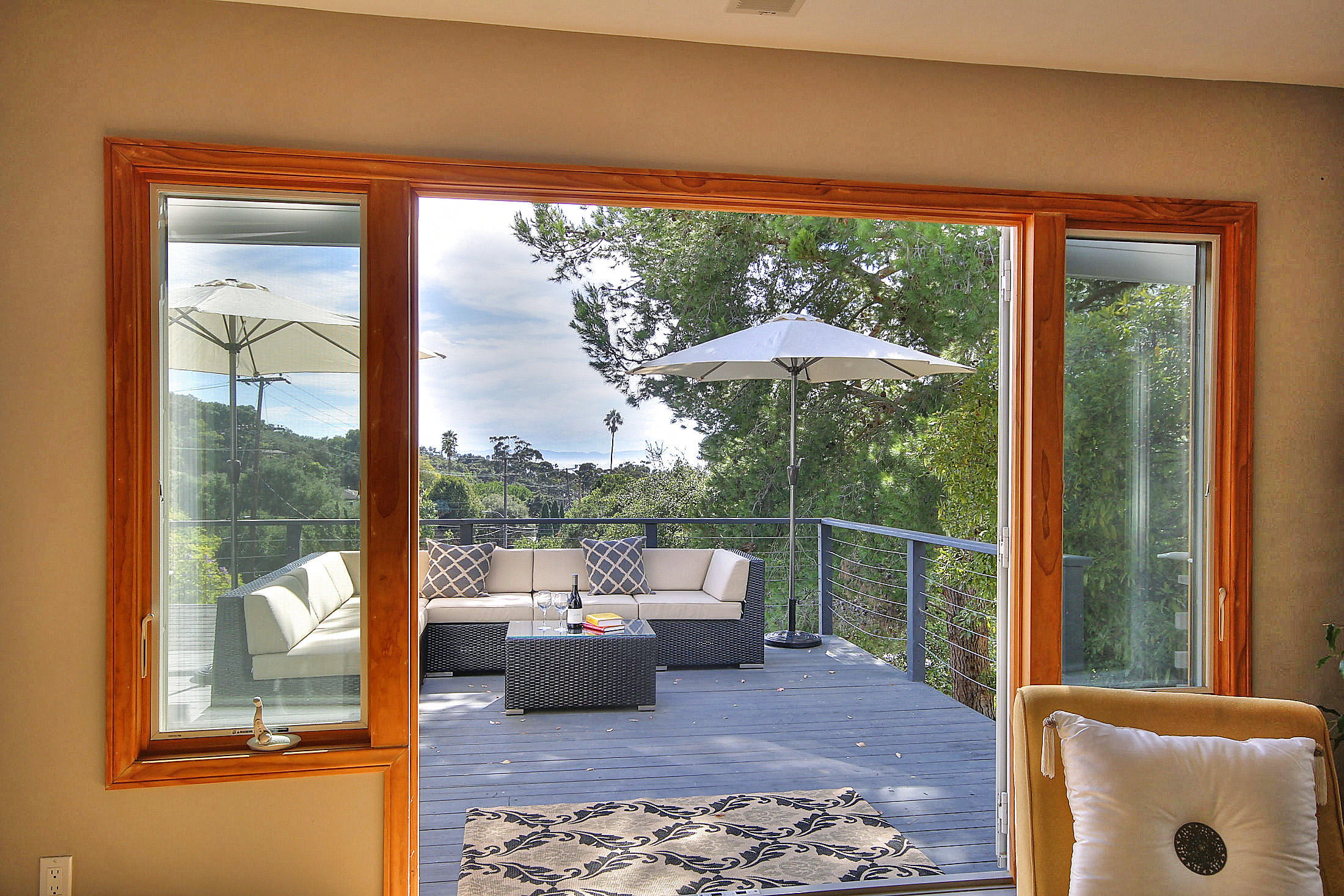 1332 Kenwood Road Santa Barbara, CA 93109 - Photo 6 of 27 11