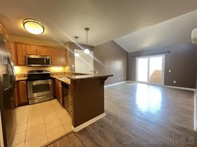 $2,550 | 5252 Balboa Arms Drive, Unit 207, San Diego, CA 92117