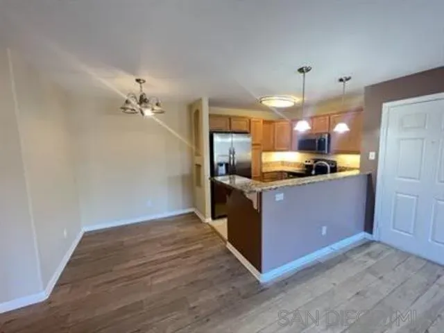 $2,550 | 5252 Balboa Arms Drive, Unit 207, San Diego, CA 92117