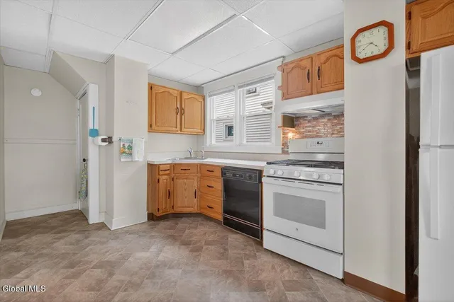 $219,000 | 3 Twiller Street, Albany, NY 12209