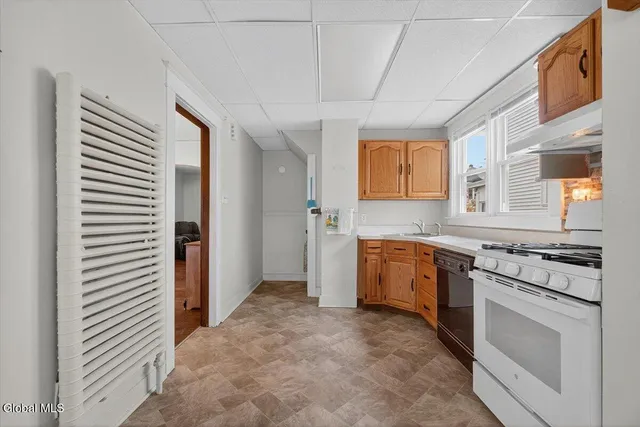 $219,000 | 3 Twiller Street, Albany, NY 12209