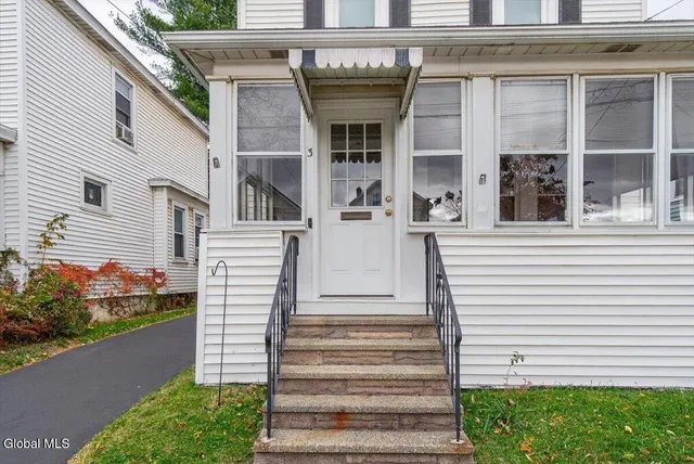 $219,000 | 3 Twiller Street, Albany, NY 12209