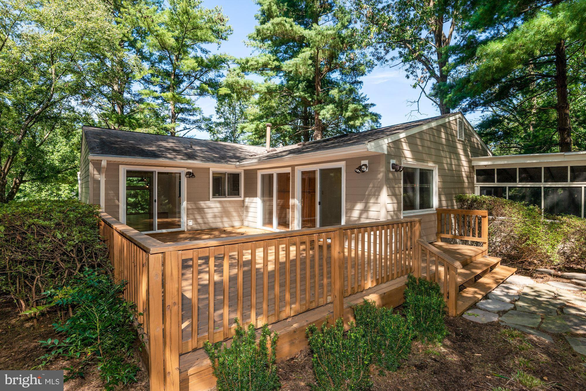 11025 Howland Drive Reston, VA 20191 - Photo 17 of 19 View of the back of the house
