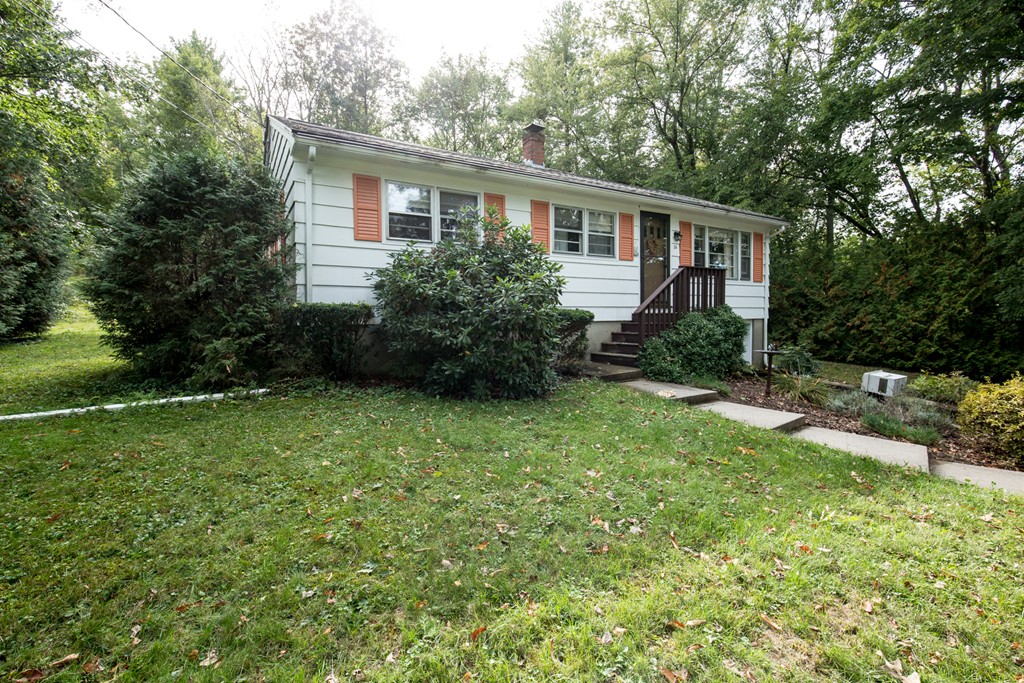 26 Birch Meadow Road Merrimac, MA 01860 - Photo 2 of 8