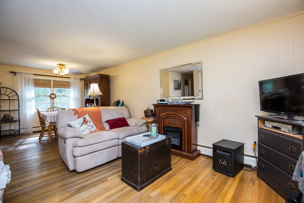 26 Birch Meadow Road Merrimac, MA 01860 - Photo 6 of 8
