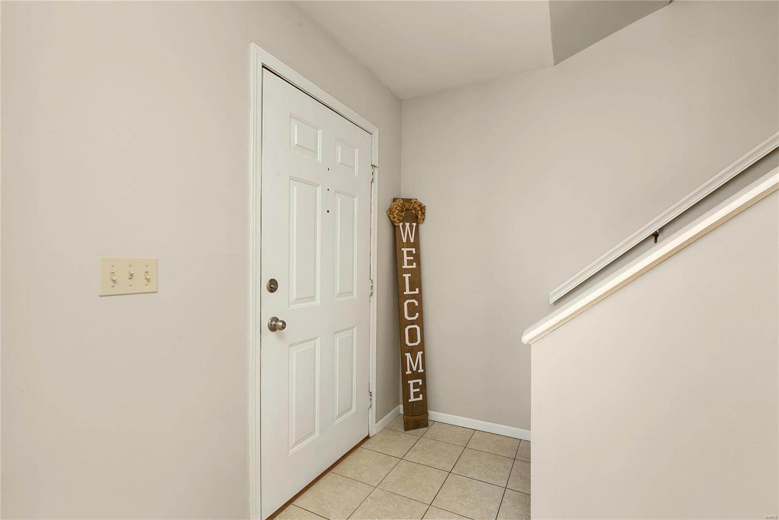 1869 Strawberry Ridge Drive Ballwin, MO 63021 - Photo 4 of 25 Gallery Image 4
